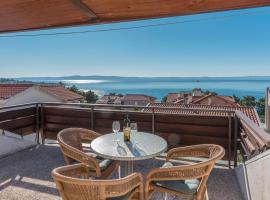 Apartmani Če&scaron;ljar，位于马卡尔斯卡的舒适型酒店