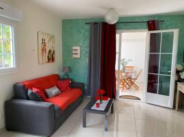 Superbe appartement à Trinité，位于拉特里尼泰的酒店