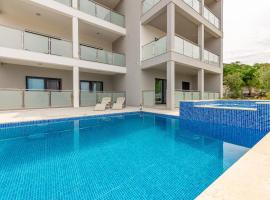 Villa Stella with pool and seaview，位于卡尔卢巴格的酒店