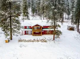 Kettle Falls Home w/ River Valley Mtn Views!