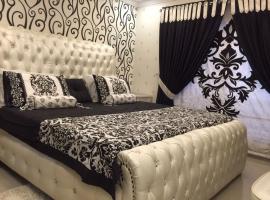 The Red one bedroom apartment in Bahria Town，位于拉瓦尔品第的酒店