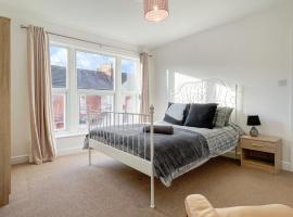Spacious 2-bed Apartment in Crewe by 53 Degrees Property, ideal for Business & Professionals, FREE Parking - Sleeps 3，位于克鲁的公寓
