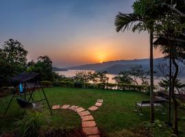 CosmicStays Countryside Panorama-Lakeview Bungalow，位于Mulshi的酒店