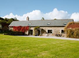 Higher Weddicott Barn Holiday Cottage - Self Catering，位于查格福德的酒店