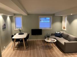 Lofoten - New apartment, close to airport.，位于莱克内斯的酒店