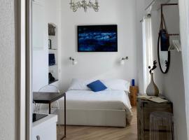 La Bloo di Vernazza - Sea View - AC&WiFi - Vernazzarentals，位于韦尔纳扎的酒店