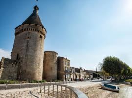 Logis Hôtel de la Tour Libourne，位于利布尔讷的酒店