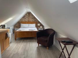 The Attic Suite Selsey，位于塞尔西的公寓