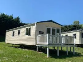 Luxury 2 Bedroom Caravan LG13, Shanklin, Isle of Wight