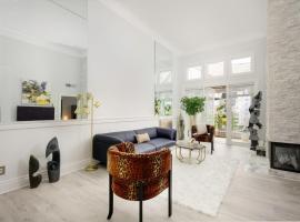 CLOUD NINE - Elegance & Comfort，位于尔湾的酒店