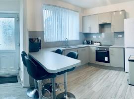 Comfortable 3 bed residential home in Sheffield，位于谢菲尔德的酒店