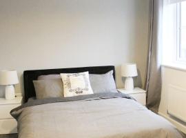 Penelope Maison - London in 50 Mins, Free Parking, 1 BDRM Home，位于彼得伯勒的酒店