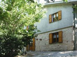 Holiday home Fiorenzuola Acacie, Montemaggiore，位于蒙特玛佐里奥梅特的酒店