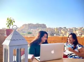 Jaisalmer Hostel Crowd