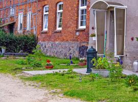 Ferienwohnung Gluehwuermchen，位于Barnin的酒店