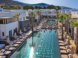 Radisson Blu Zaffron Resort, Santorini，位于卡马利的酒店