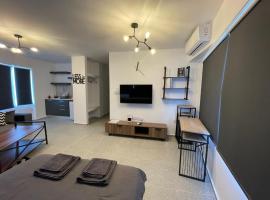 Mr. Studio in Ortakoy , North Nicosia + wifi + netflix，位于北尼科西亚的酒店