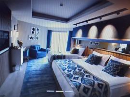 ROYALWİNGS，位于安塔利亚的酒店