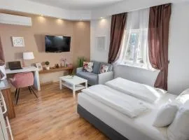 Premium Studio Szervita Square