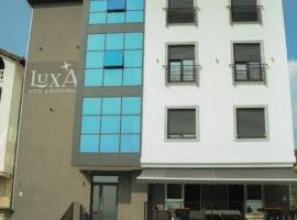 LuxA Apartmani，位于新帕扎尔的酒店