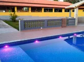 Casa de campo com Wi-Fi e piscina em Ibiuna SP