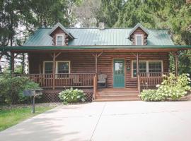 Evergreen Cabin by Amish Country Lodging，位于米勒斯堡的酒店