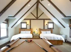 Village Dreams Cottage by Amish Country Lodging