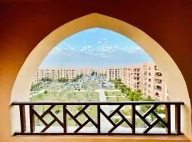 Luxurious 3 BR Rustic Apartment Overlooking Huge Garden - For Families and Couples