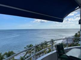 Solarium at Coronado Bay Oceanfront Apartments，位于普拉亚科罗纳多的度假短租房