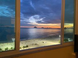 Apto. Leme 10º andar frente para o mar (vista espetacular)，位于里约热内卢Praia Vermelha附近的酒店