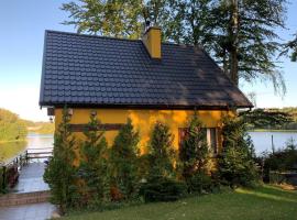 holiday home at Lake Marchowo, Koleczkowo，位于Koleczkowo的酒店