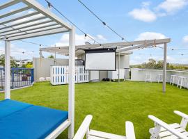 The Penthouse Mooloolaba, Private Luxury Rooftop Living，位于穆卢拉巴的酒店