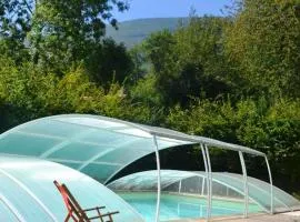 Maison charmante à Gembrie + Piscine partagée & vue montagne