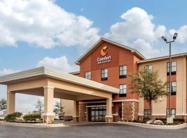 Comfort Inn & Suites Shawnee North near I-40，位于肖尼的舒适型酒店