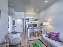 Centrally Located San Marcos Unit with Parking!，位于圣马科斯的公寓