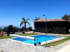 Climatized Pool Free Wifi Casa Rural Las Pareditas，位于蒂哈拉费的乡间豪华旅馆