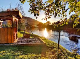 Surnadal Camping Brekkøya，位于Surnadal的山林小屋