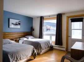 Auberge de Jeunesse Le Camp De Base，位于朗斯圣让的酒店