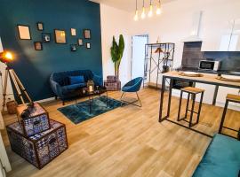 NG SuiteHome - Lille I Tourcoing Winoc - Appartement T2 - Netflix - Wifi - Cuisine - Parking gratuit，位于图尔昆的酒店