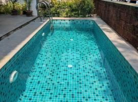 Luxury 3BHK Villa with Private Swimming Pool Near Anjuna，位于果阿旧城圣卡西坦教堂附近的酒店
