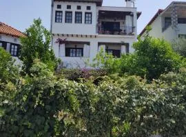 Armonia & Anemos Family Apartments