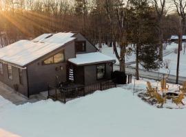 Acorn Lodge - Luxury Cabin, Catskills, Windham Mountain, Hunter Mountain，位于Cairo的酒店