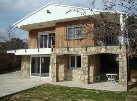 Chalet con piscina y BBQ para 10 personas，位于圣马丁德巴尔代格莱西亚斯的酒店