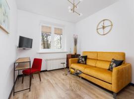 Apartments Osiedle Szkolne Cracow by Renters，位于克拉科夫Zalew Nowohucki附近的酒店