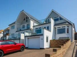 A Spacious Seaside house in Hampton, Herne Bay