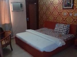Richcrest hotel & suites ltd，位于丹德农的酒店