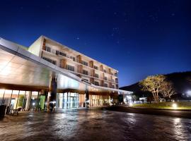 济州航空酒店 ，位于西归浦市石龟水石博物馆附近的酒店