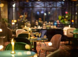 Hôtel De Charme Le Chêne Vert，位于布里夫拉盖亚尔德的酒店