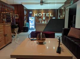 Hostal Manakin，位于曼塔的酒店