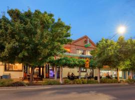 Broadway Hotel，位于帕克斯的酒店
